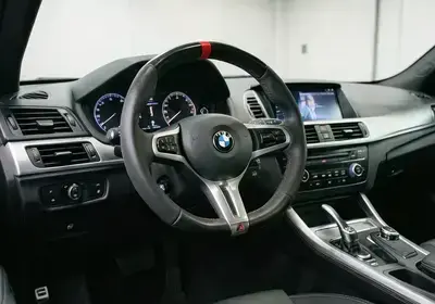 BMW M3のMOMOハンドル取付
