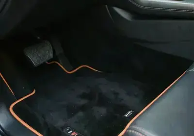 LEXUSのアルカンターラマット